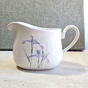Corelle Coordinates Stoneware SHADOW IRIS Cream or Gravy Boat